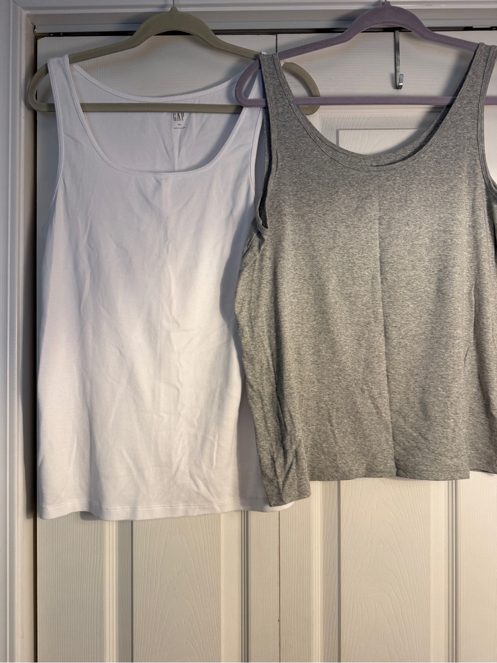 Two GAP Tank tops size xxl. White and grey
